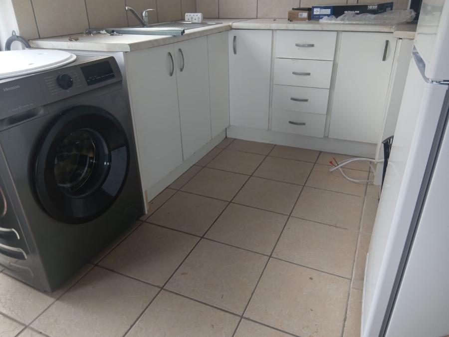 To Let 3 Bedroom Property for Rent in Dana Bay Western Cape